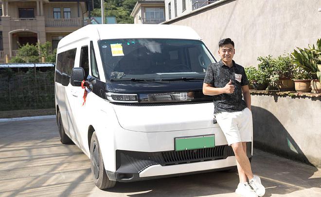 “运输人口碑高效创富纯电轻客”奖项凯发网址远程超级VAN荣获第七届(图4)